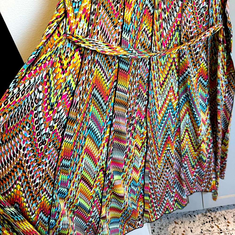 NWT-Size 18 Sleeveless kaleidoscope dress.
